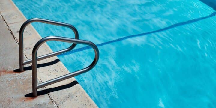 Combien de temps pour installer une piscine coque ?
