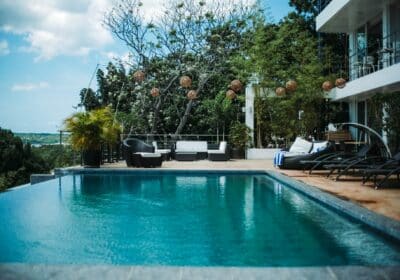 Quels sont les différents types de piscines à débordement ?